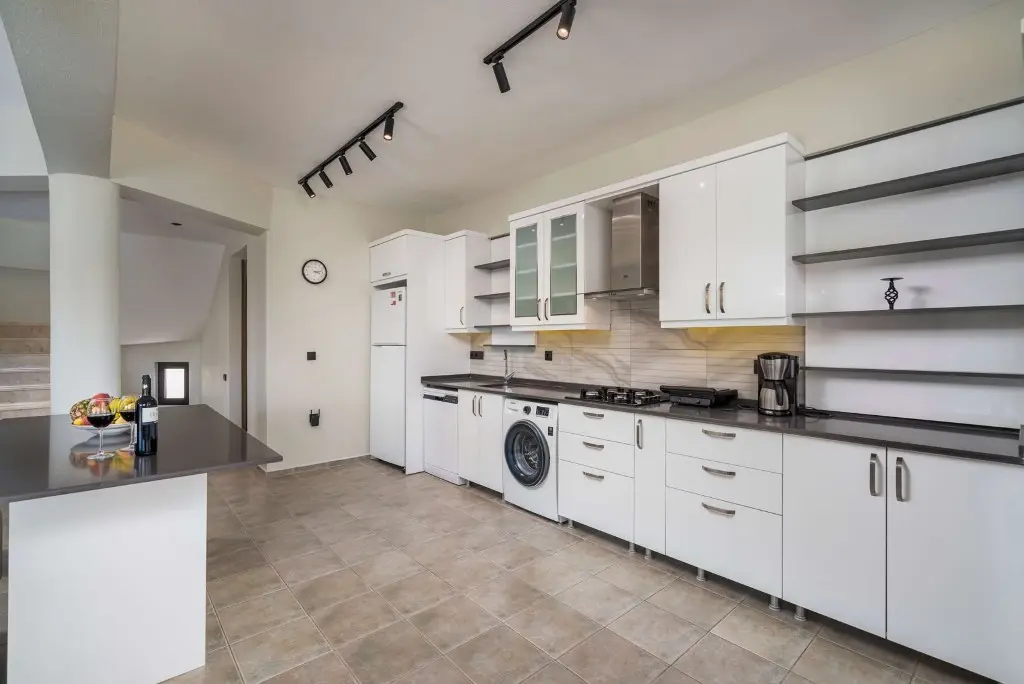 Fitted kitchen
